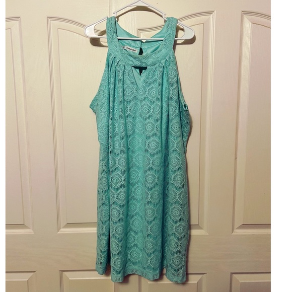 Dress - Picture 1 of 3